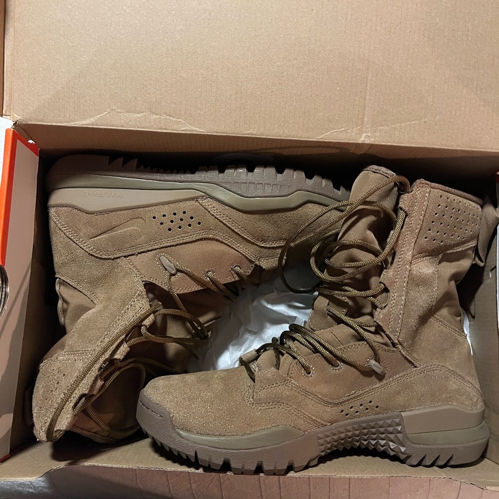 Nike SFB Field 2 8” Leather